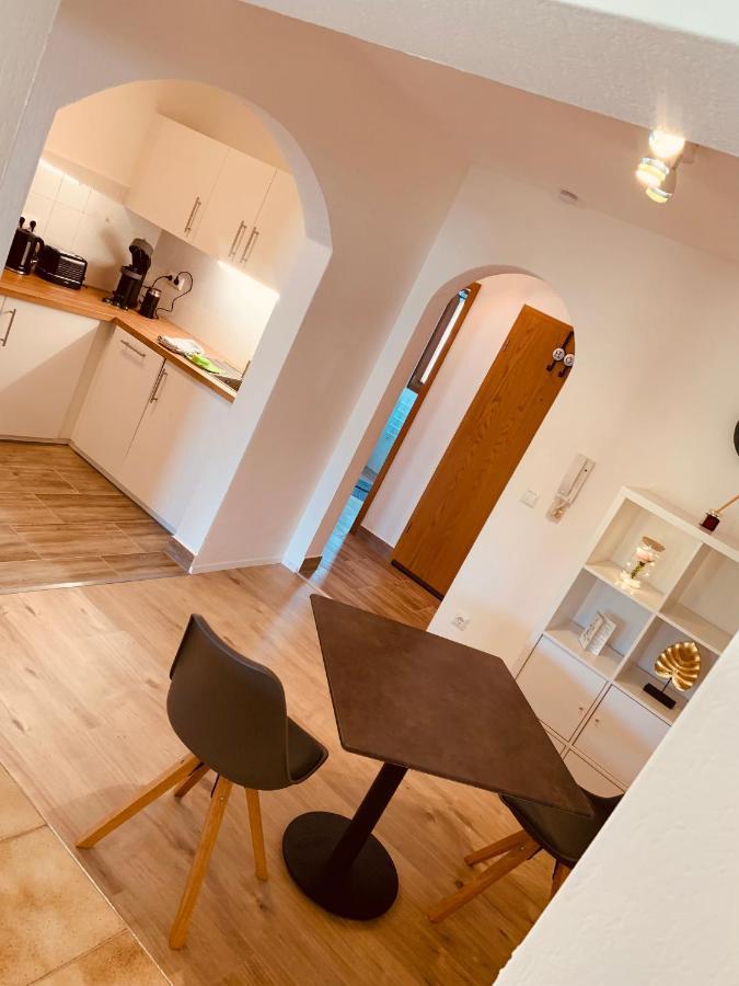Felix Living 5, Modern & Cozy 2 Zimmer Wohnung, Terrasse, Parkplatz Salzweg Esterno foto